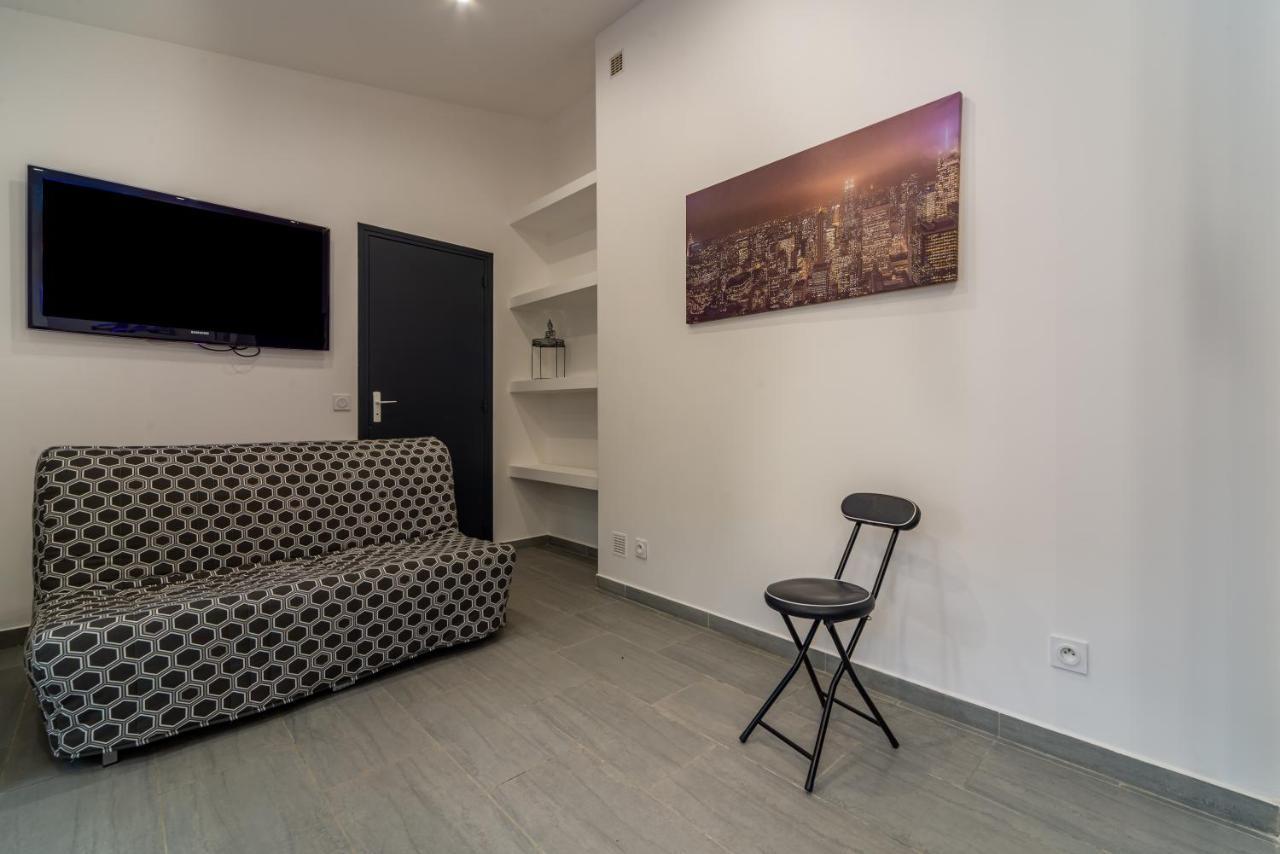La Serenade - Appartements Confort Avec Terrasse 몽트뢰유 외부 사진