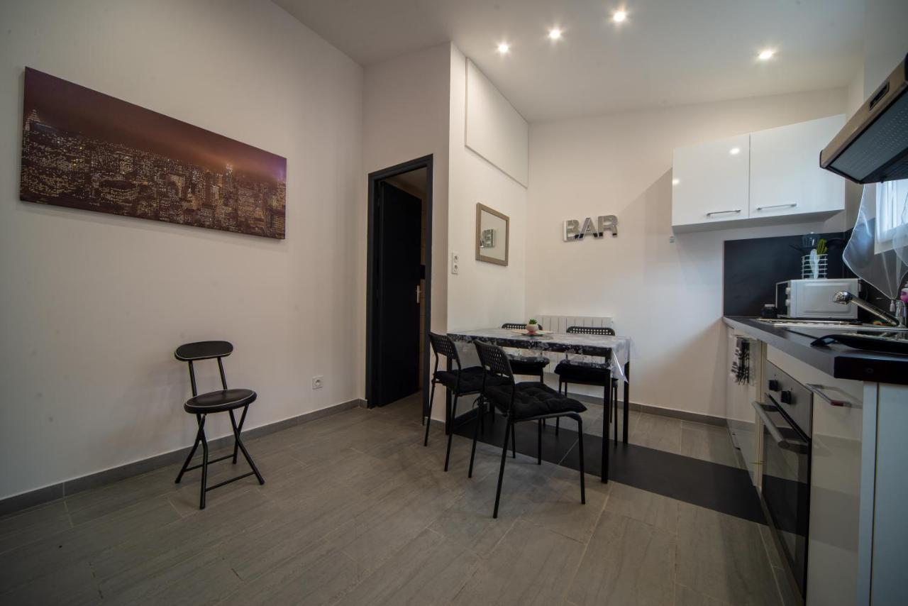 La Serenade - Appartements Confort Avec Terrasse 몽트뢰유 외부 사진
